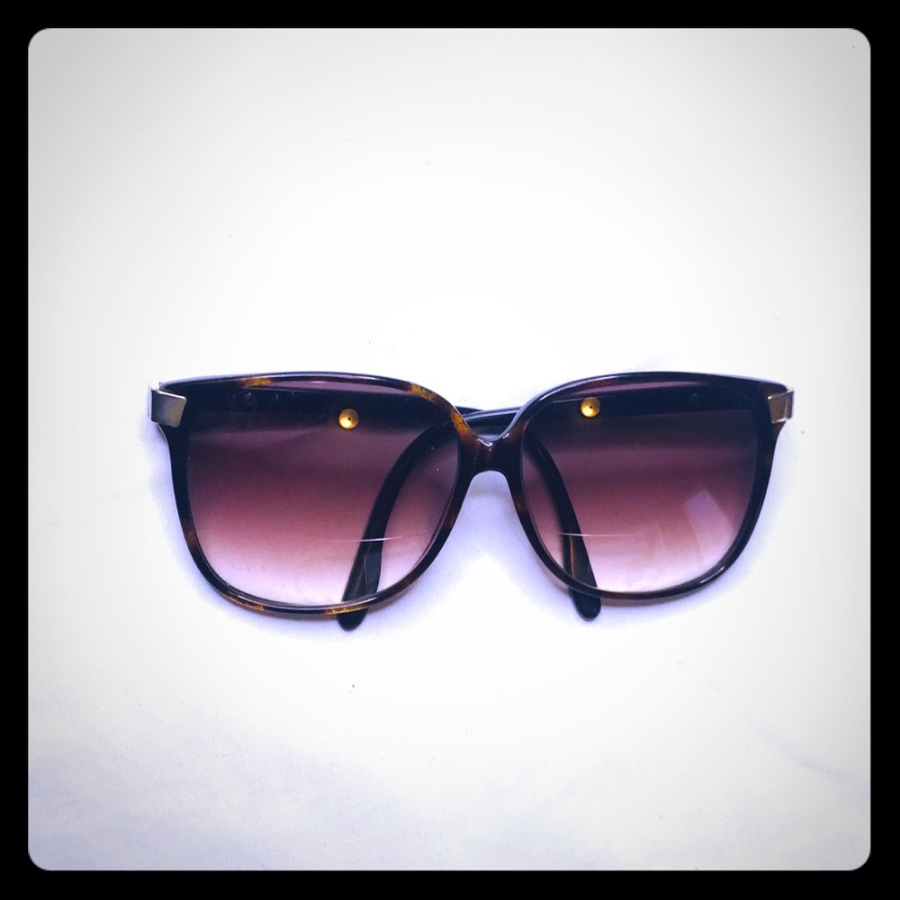 Anne Klein vintage oversized sunglasses